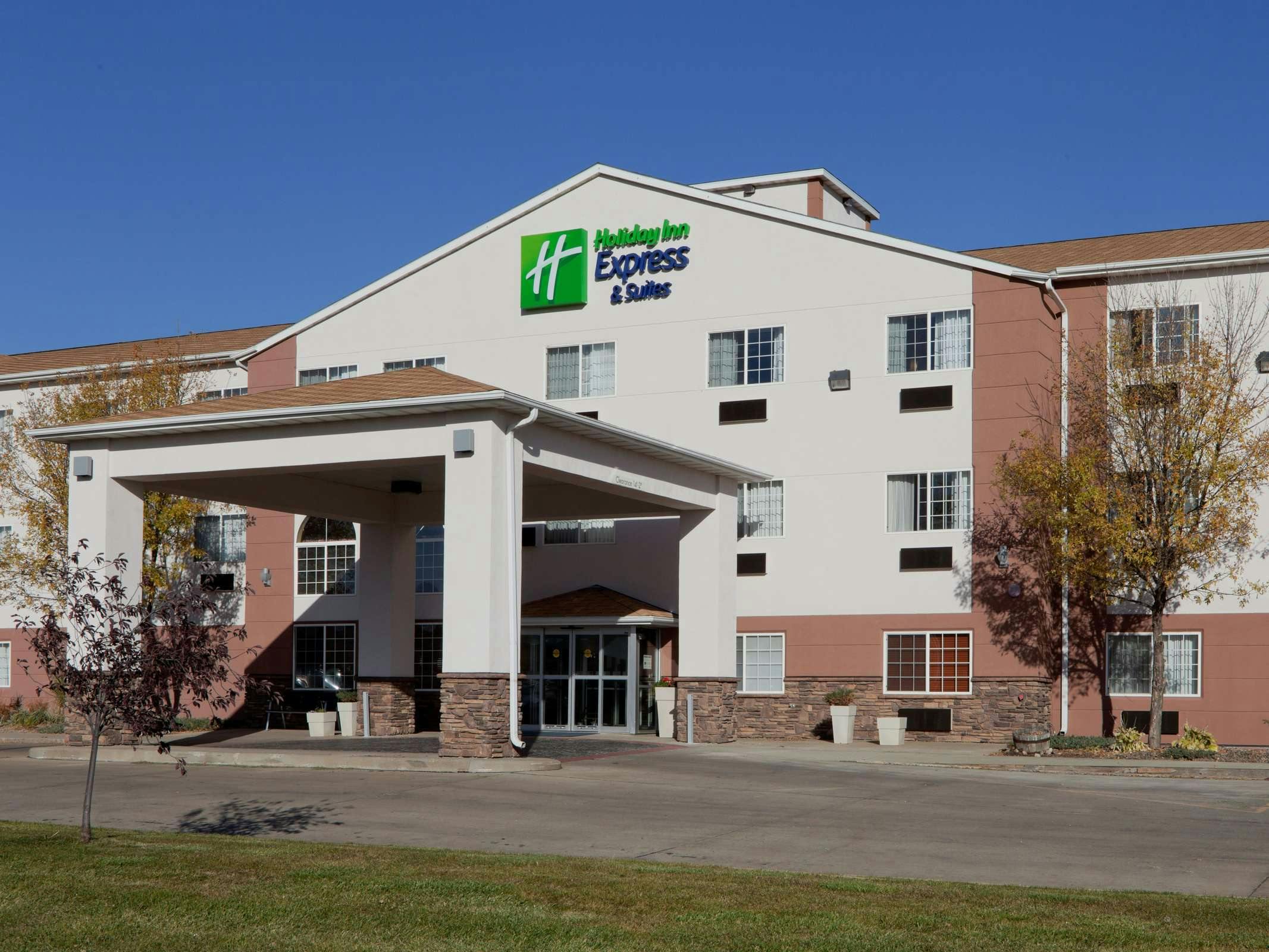 Holiday Inn Express Hotel & Suites Pierre Fort Pierre