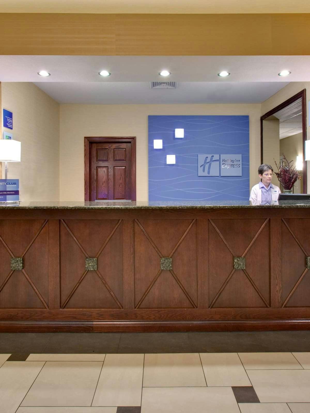 Hotel Holiday Inn Express Hotel & Suites Pleasant Prairie photo 4