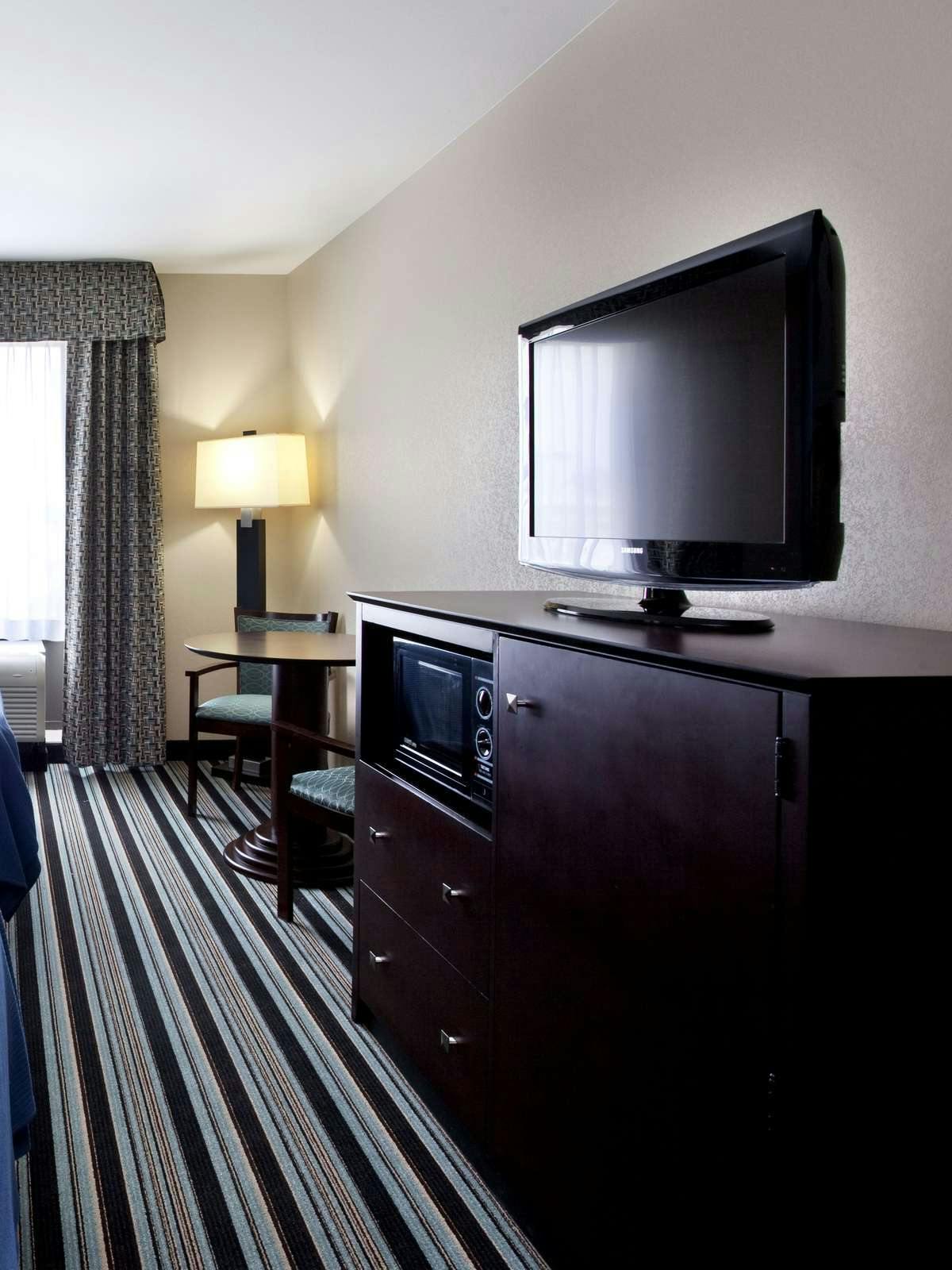 Hotel Holiday Inn Express Hotel & Suites Port Allen photo 2