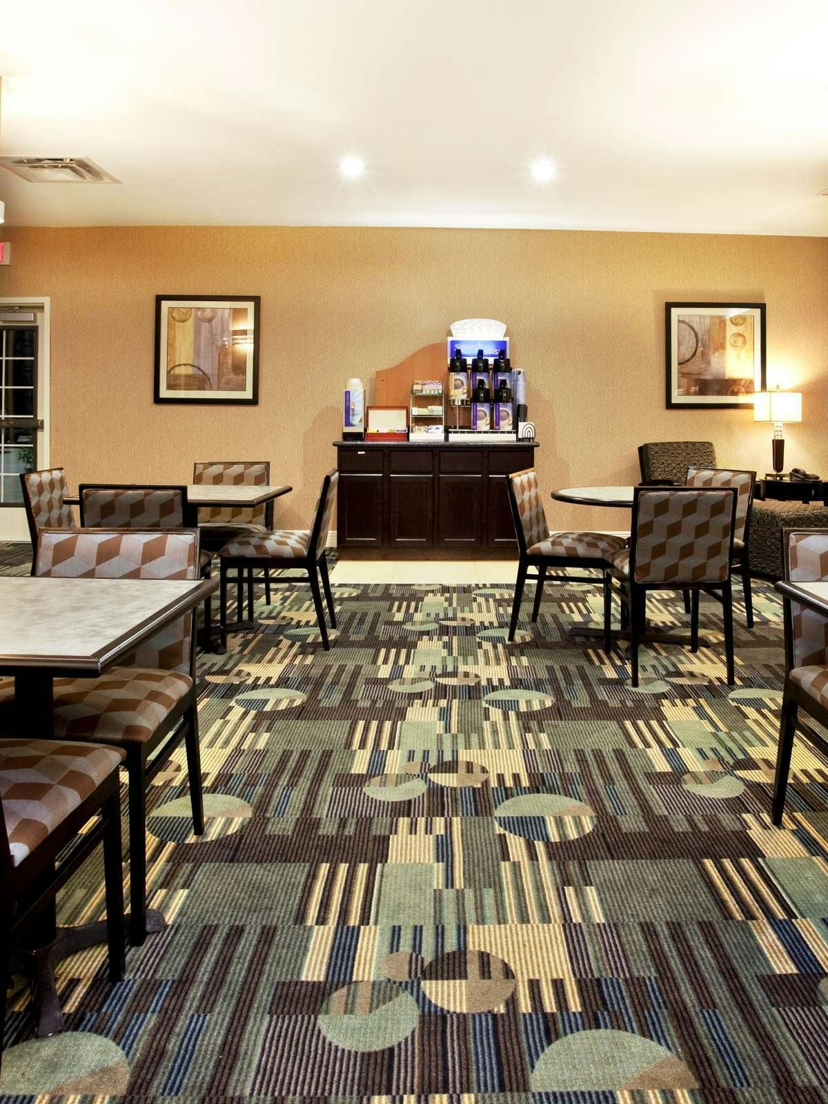 Hotel Holiday Inn Express Hotel & Suites Port Allen photo 5