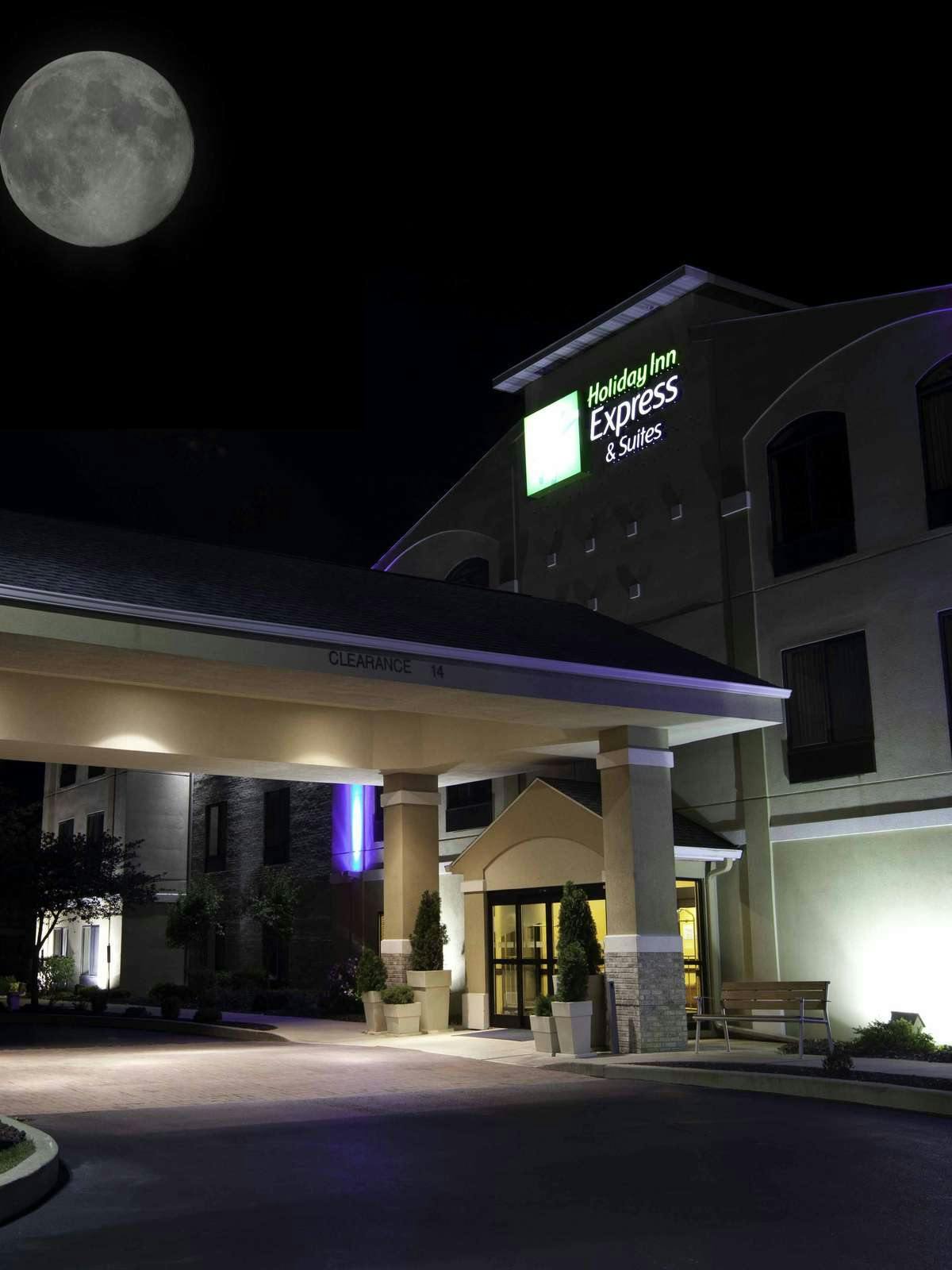 Hotel Holiday Inn Express Hotel & Suites Plymouth photo 4