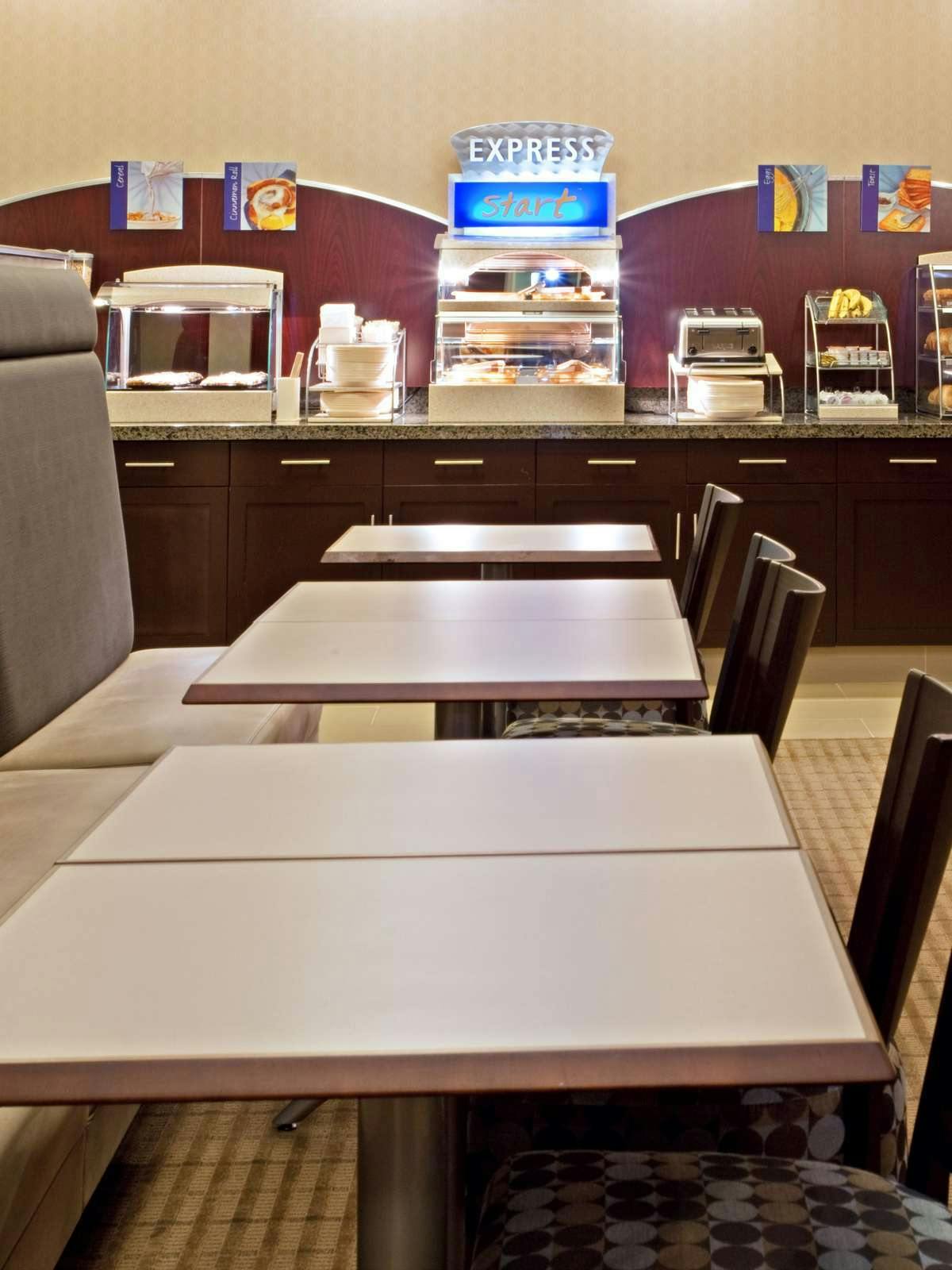 Hotel Holiday Inn Express & Suites PORT ARTHUR CENTRAL-MALL AREA photo 4