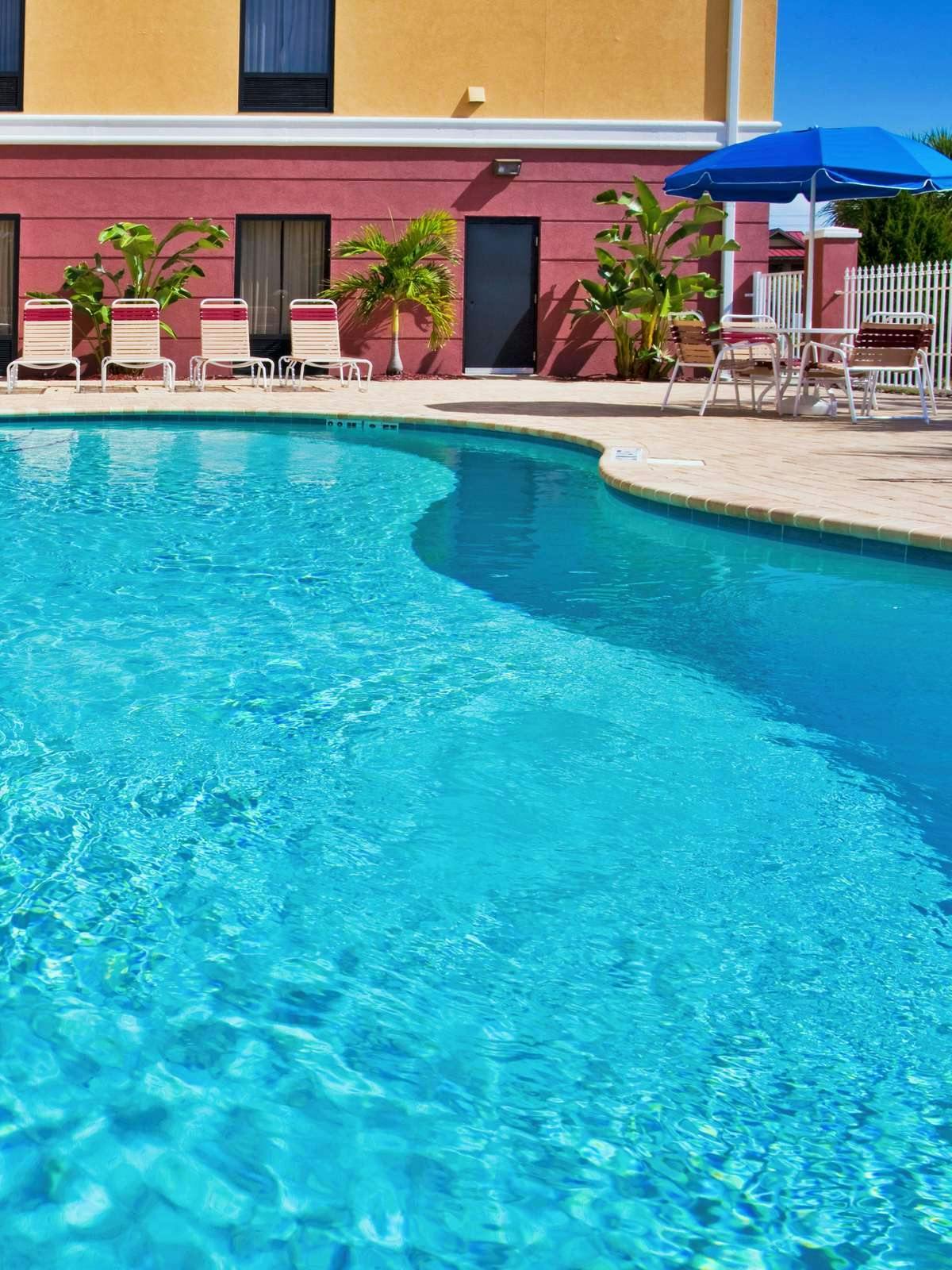 Hotel Holiday Inn Express Port Richey photo 1