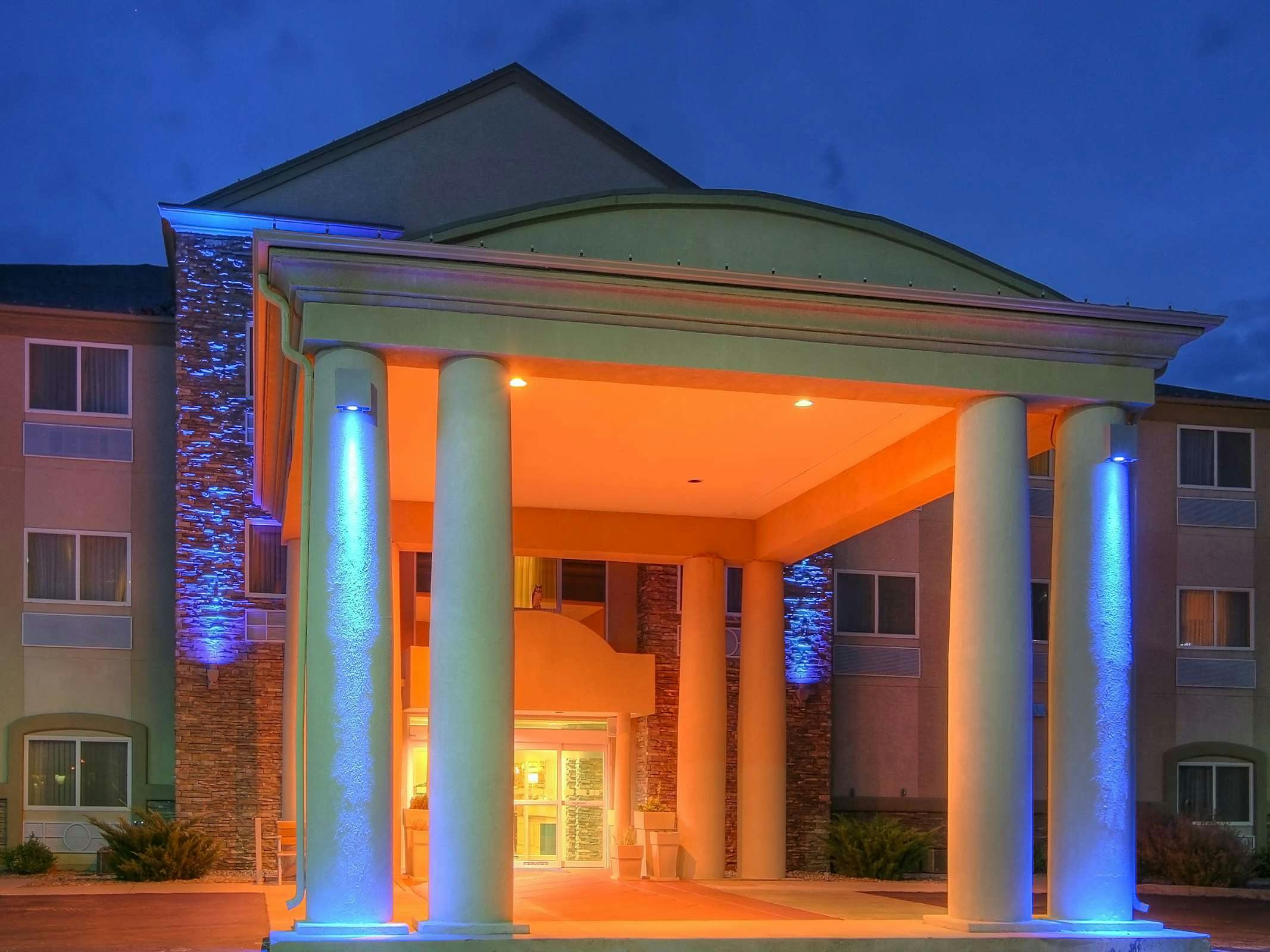 Holiday Inn Express Hotel & Suites Portales