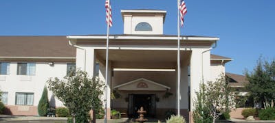 Holiday Inn Express Hotel & Suites Raton