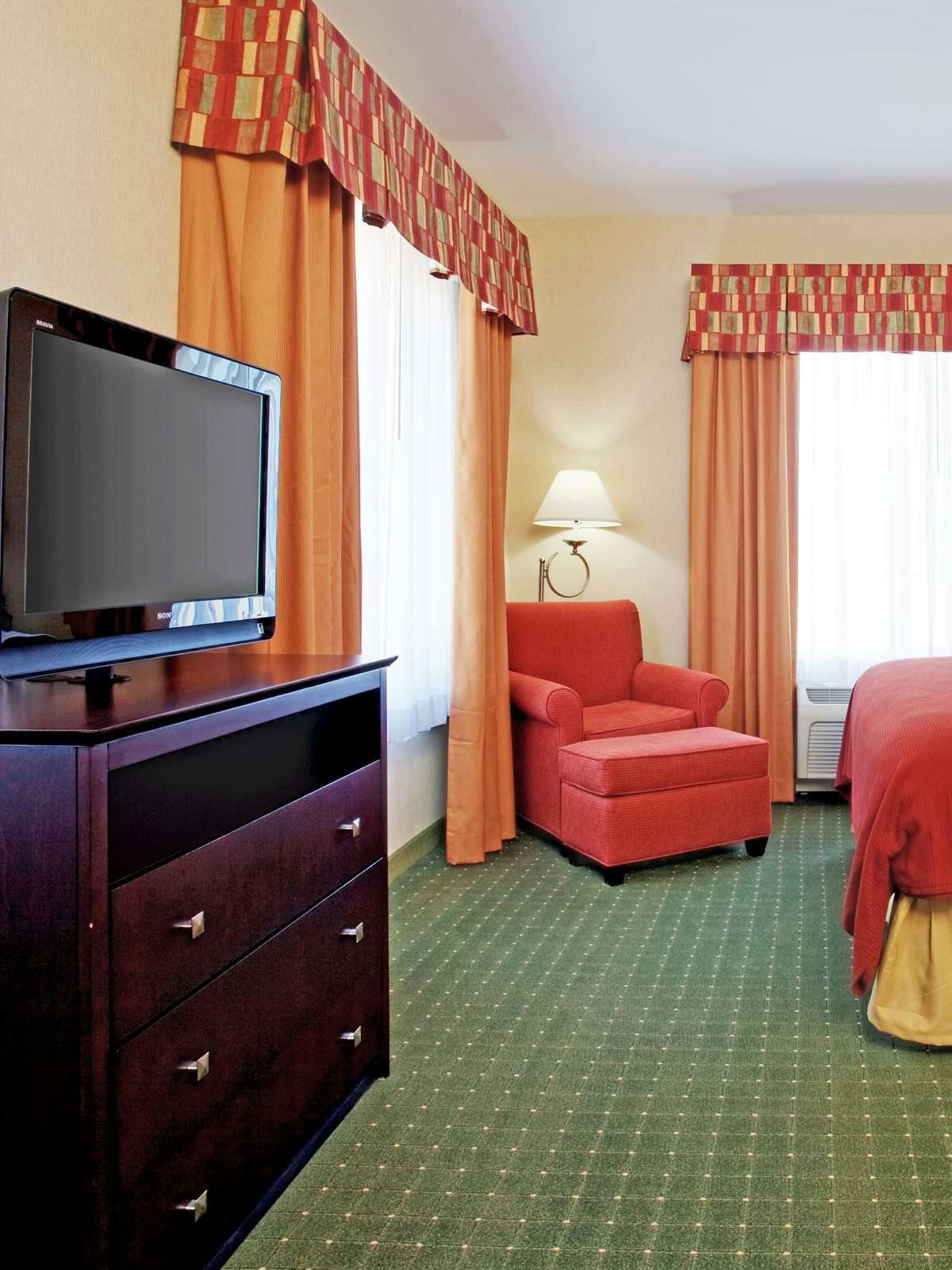 Hotel Holiday Inn Express Hotel & Suites Reno Airport photo 2