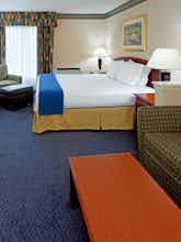 Hotel Holiday Inn Express Hotel & Suites Reading photo 1