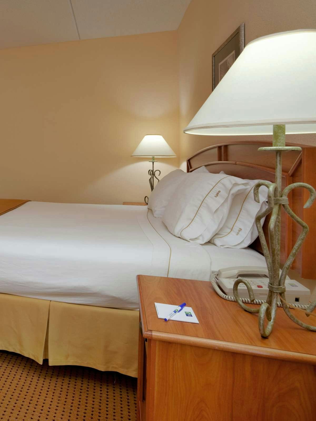 Hotel Holiday Inn Express Hotel & Suites Research Triangle Park photo 1