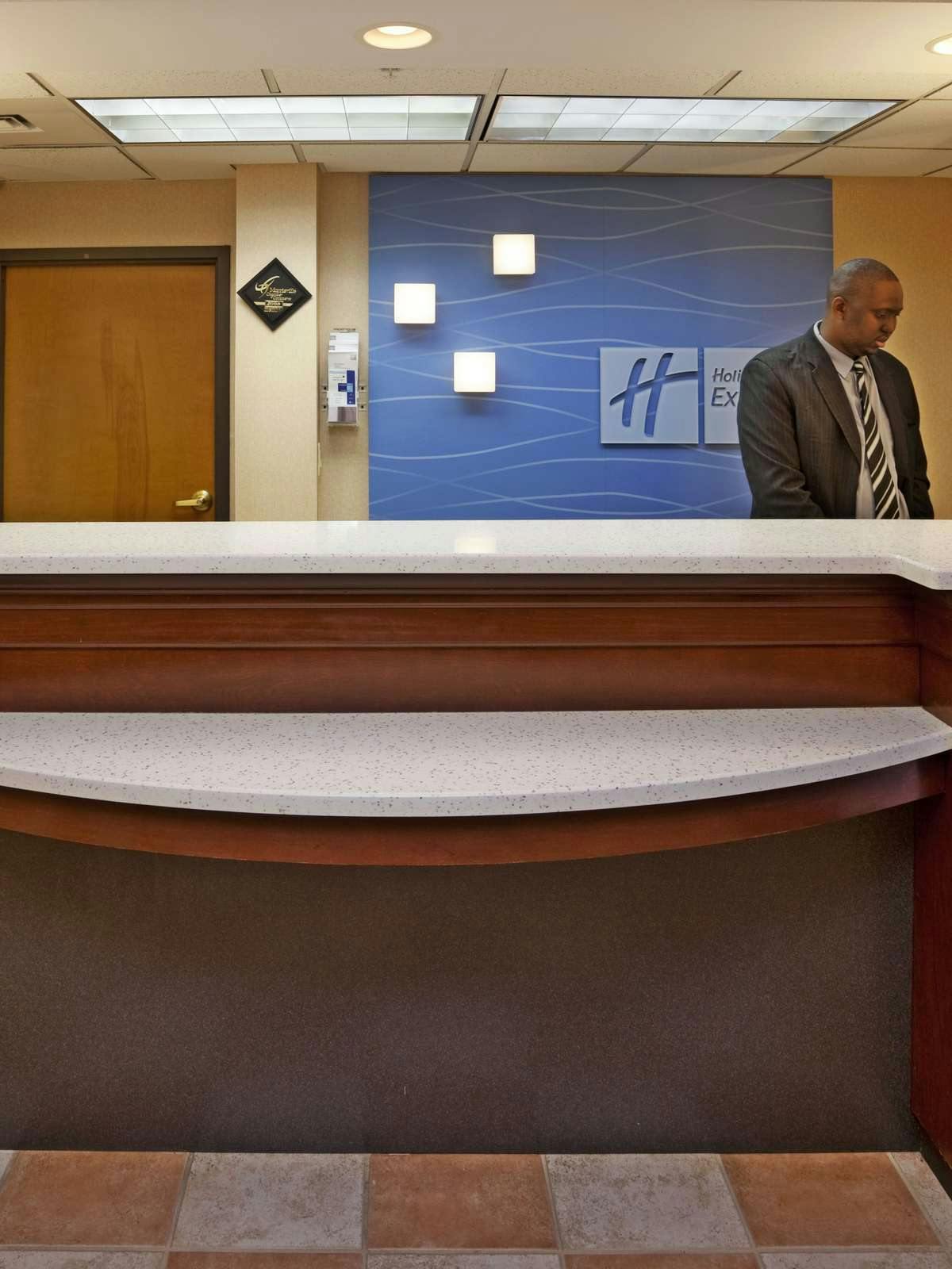 Hotel Holiday Inn Express Hotel & Suites Research Triangle Park photo 4