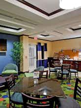Hotel Holiday Inn Express Hotel & Suites Raleigh SW photo 5