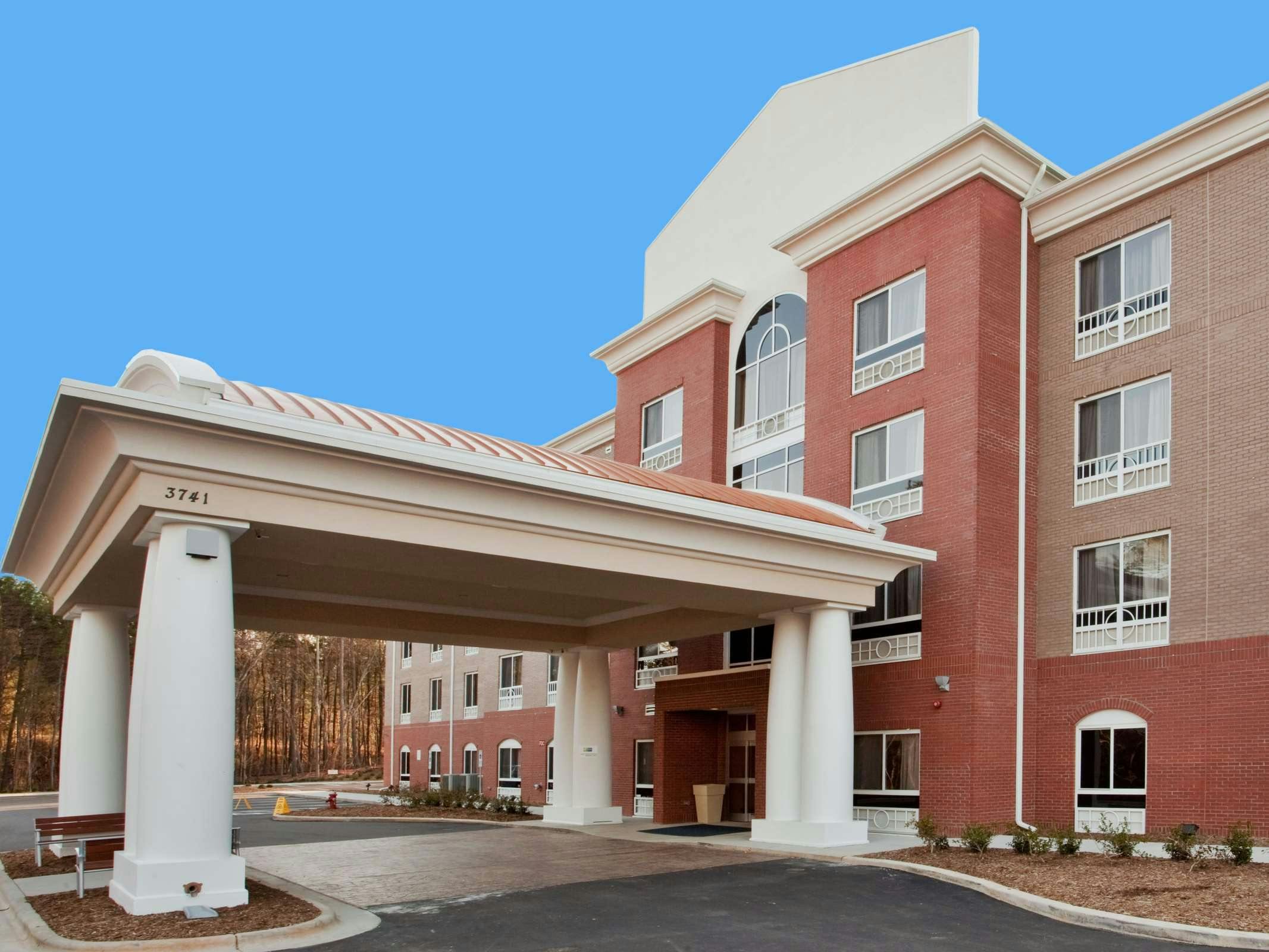 Holiday Inn Express Hotel & Suites Raleigh SW
