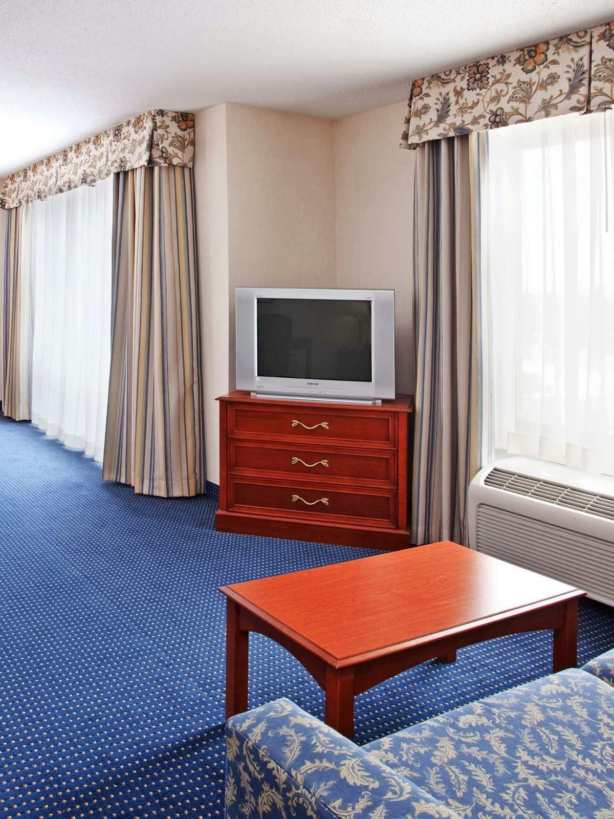 Hotel Holiday Inn Express Hotel & Suites Richfield photo 2