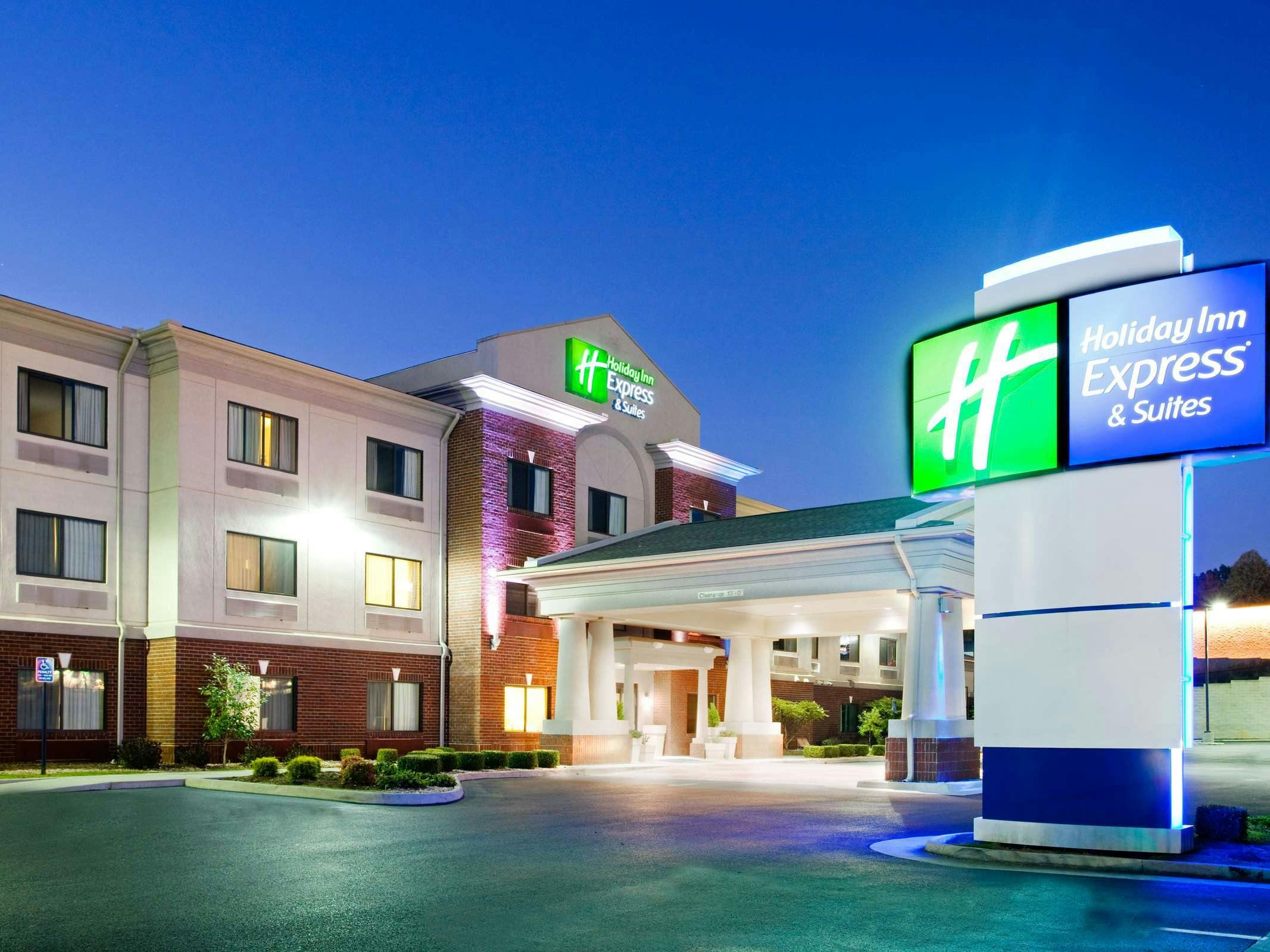 Holiday Inn Express Hotel & Suites Rocky Mount