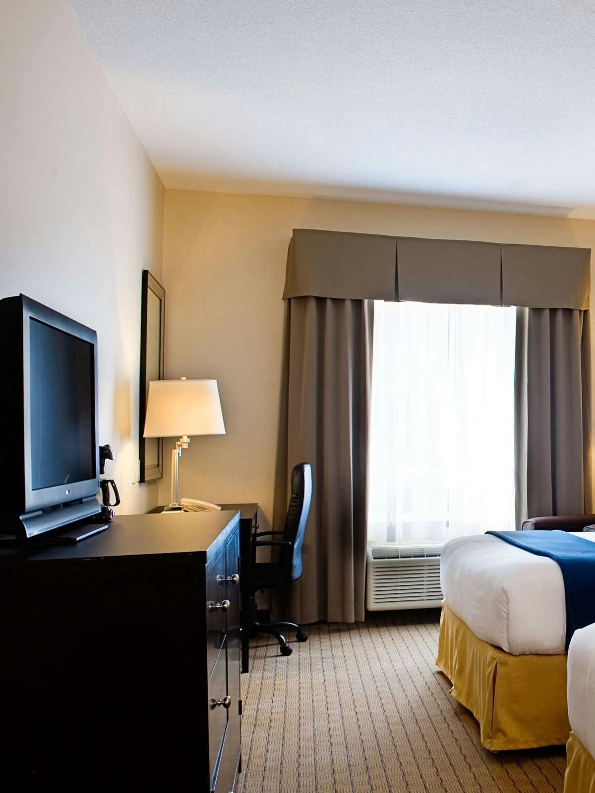 Hotel Holiday Inn Express Hotel & Suites Regina South photo 2