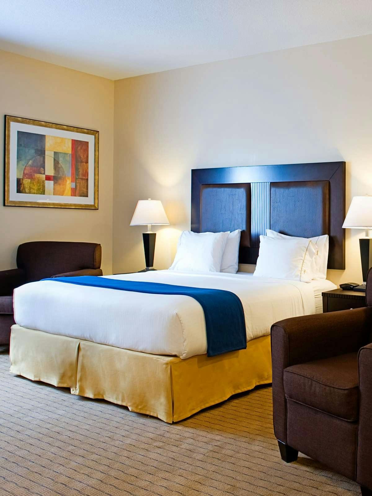 Hotel Holiday Inn Express Hotel & Suites Regina South photo 1
