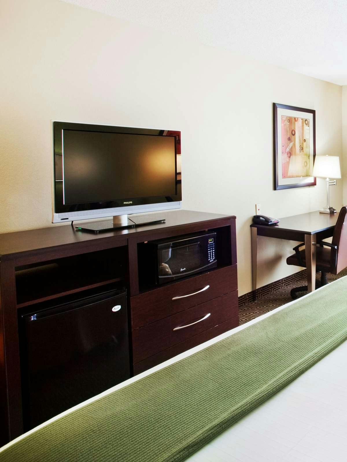 Hotel Holiday Inn Express Hotel & Suites Rome East photo 2