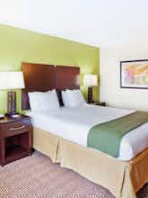 Hotel Holiday Inn Express Hotel & Suites Rome East photo 1