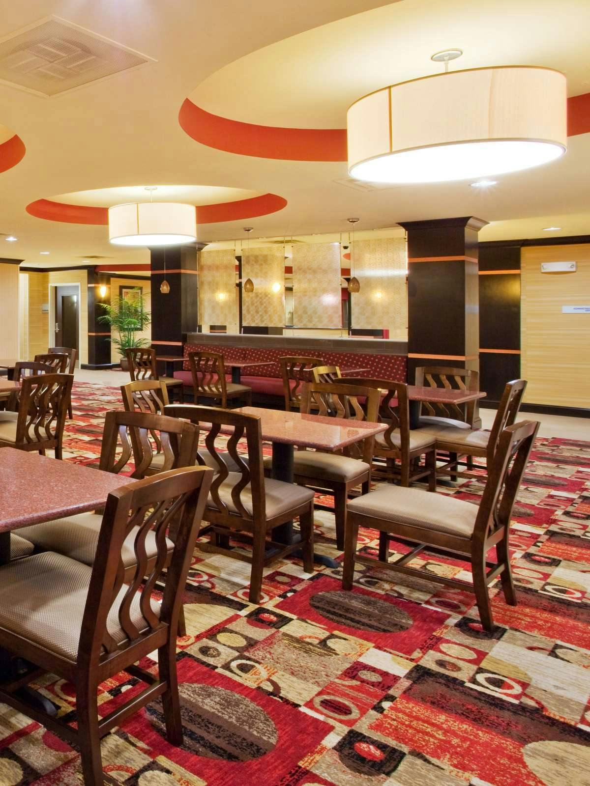 Hotel Holiday Inn Express Hotel & Suites Rome East photo 5