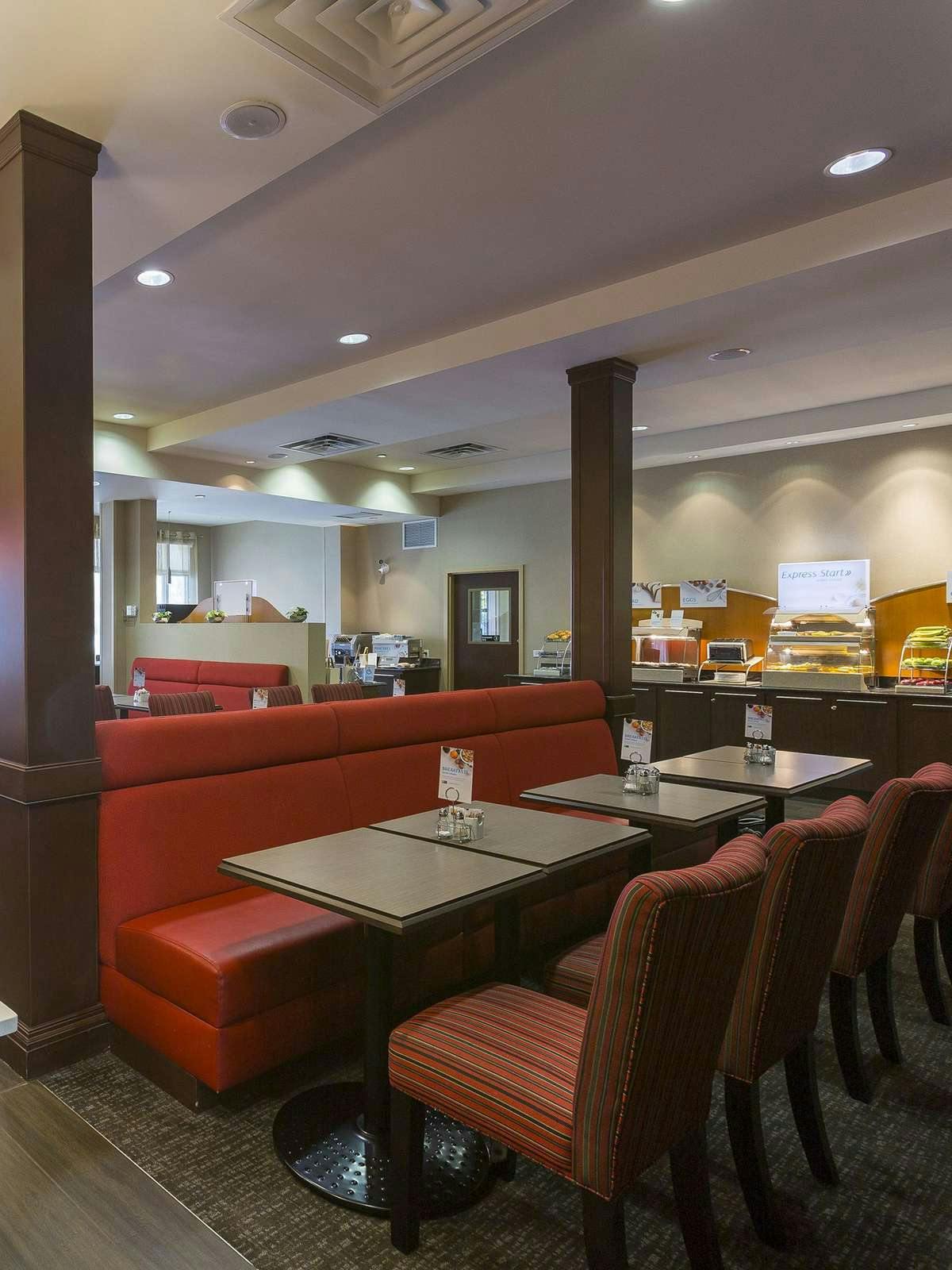 Hotel Holiday Inn Express Hotel & Suites Riverport Richmond photo 5