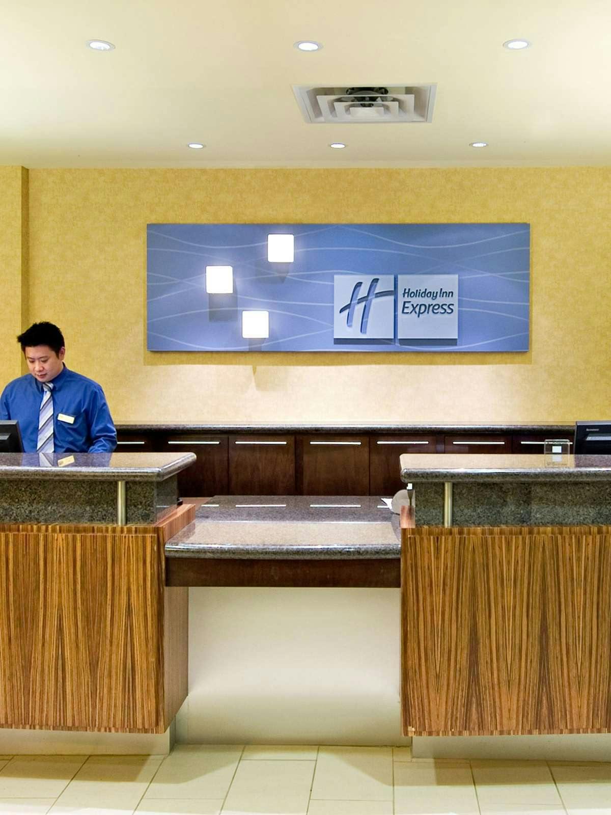 Hotel Holiday Inn Express Hotel & Suites Riverport Richmond photo 4