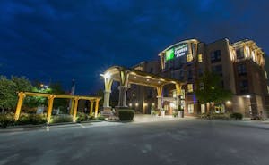 Holiday Inn Express Hotel & Suites Riverport Richmond