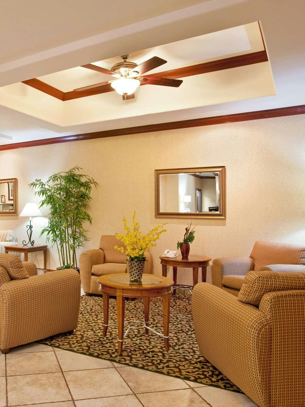 Hotel Holiday Inn Express Hotel & Suites Rockford Loves Park photo 3