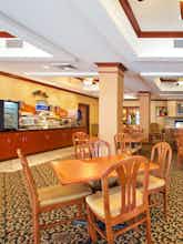 Hotel Holiday Inn Express Hotel & Suites Rockford Loves Park photo 5