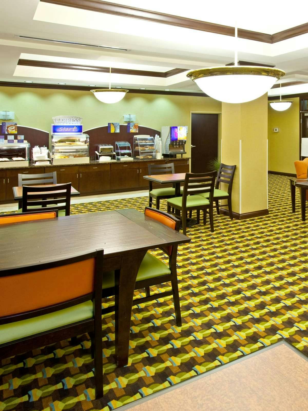 Hotel Holiday Inn Express Hotel & Suites Richwood Cincinnati South photo 4