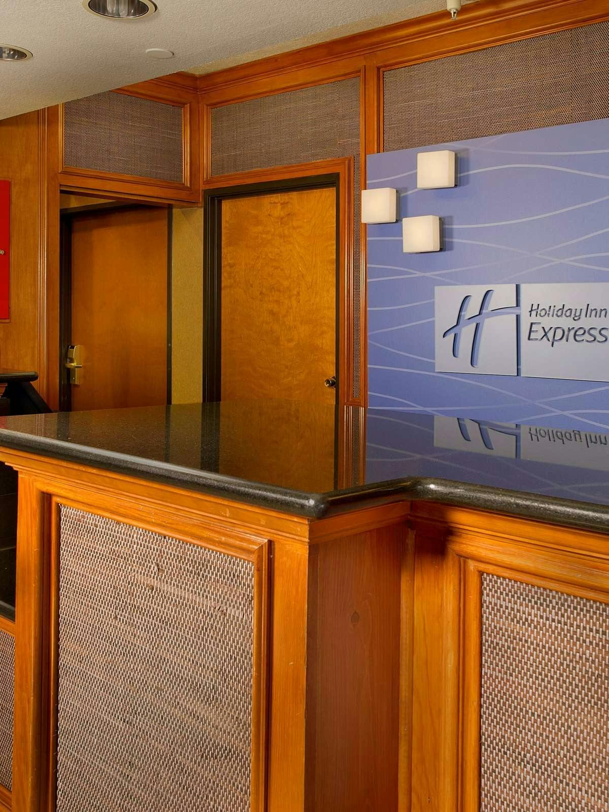 Hotel Holiday Inn Express Hotel & Suites San Antonio Downtown photo 4