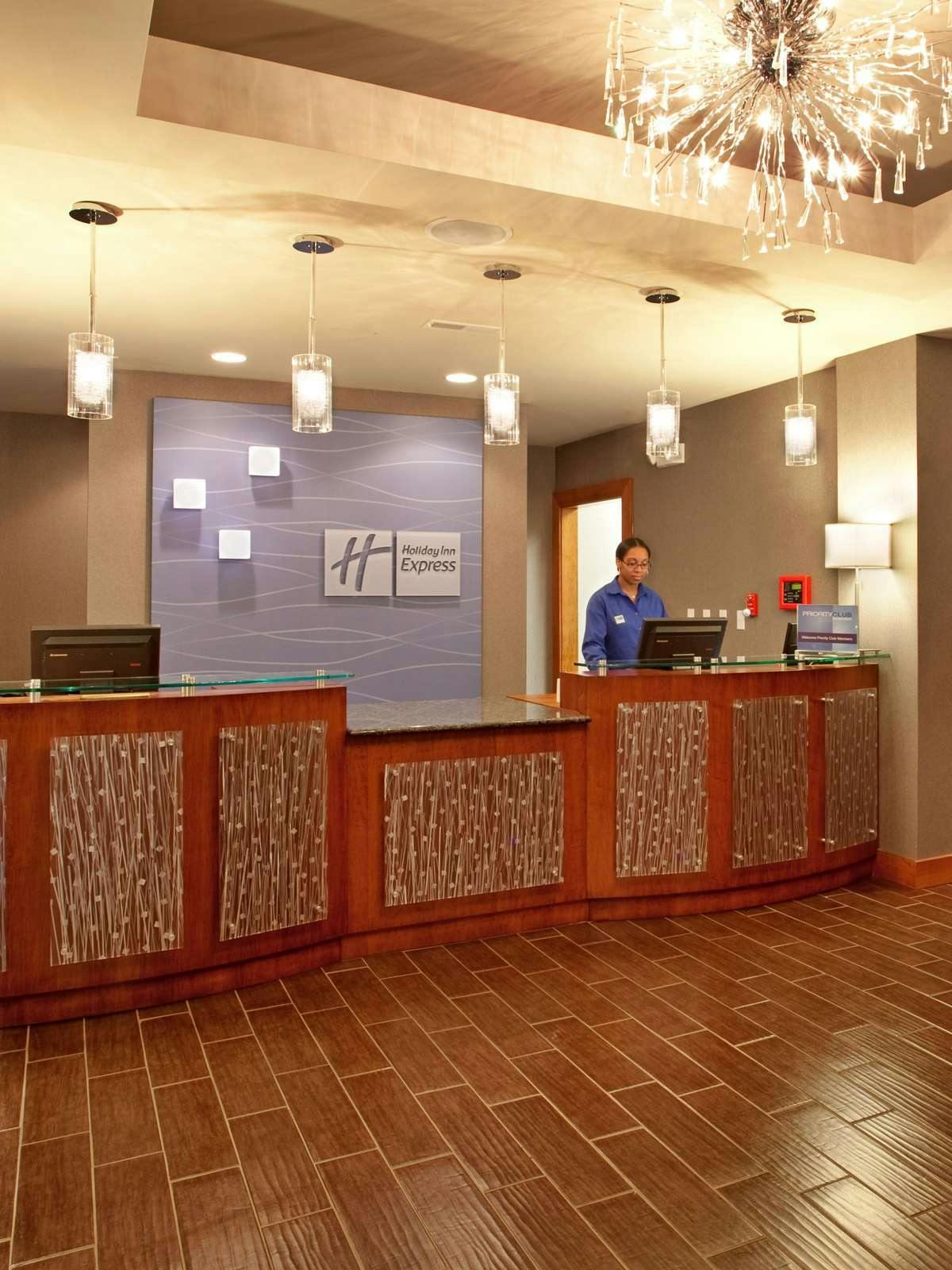 Hotel Holiday Inn Express Hotel & Suites Saint Robert Leonard Wood photo 5