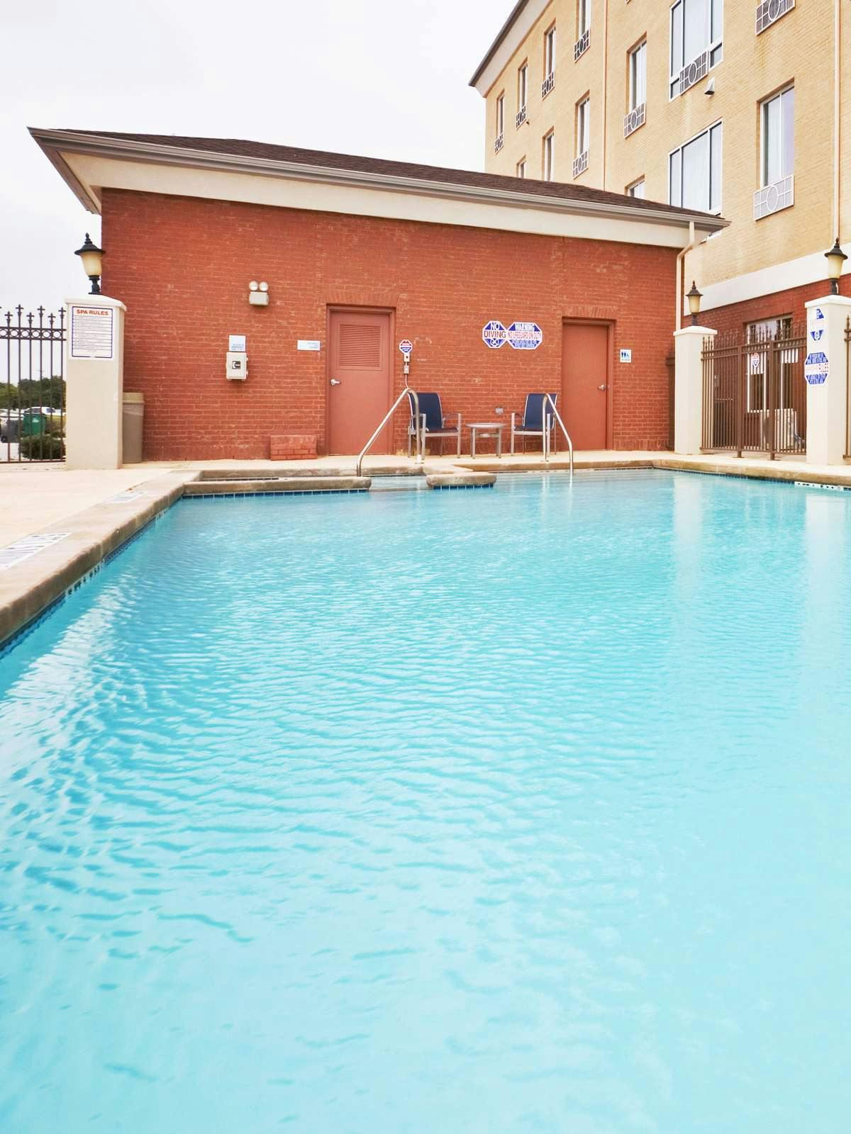 Hotel Holiday Inn Express Hotel & Suites Royse City photo 4