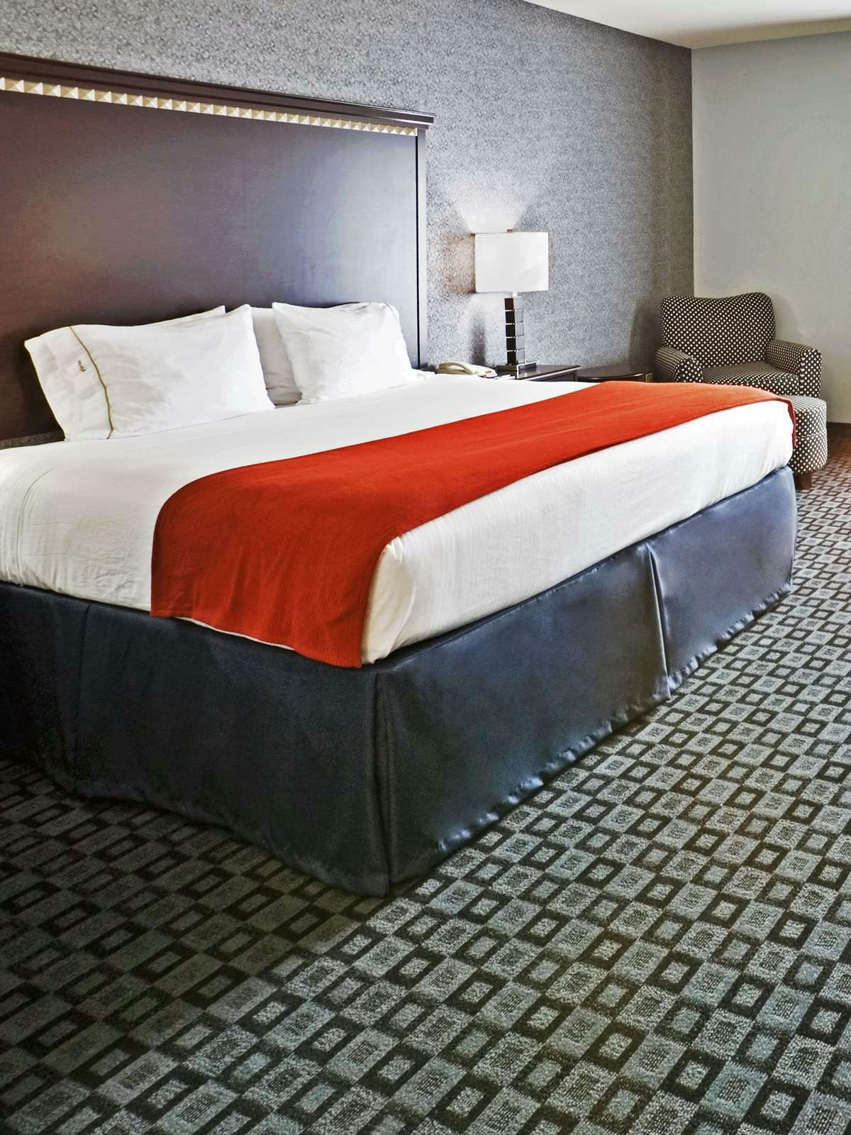 Holiday Inn Express Hotel & Suites Royse City