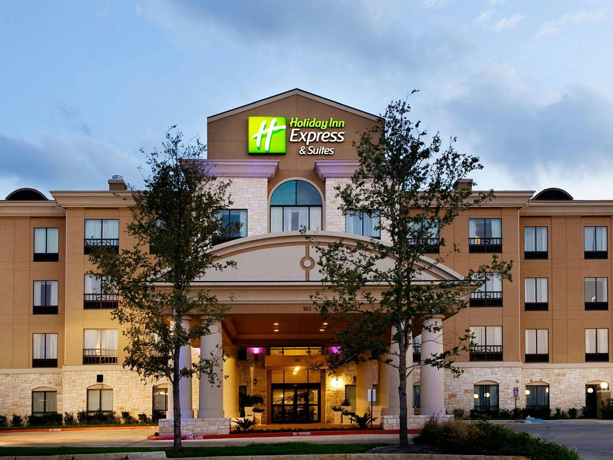 Holiday Inn Express Hotel & Suites San Antonio NW