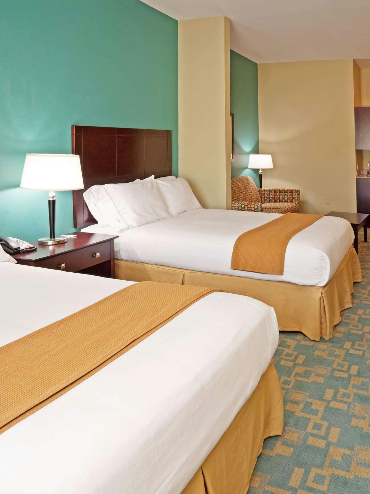 Hotel Holiday Inn Express Hotel & Suites Salem photo 1