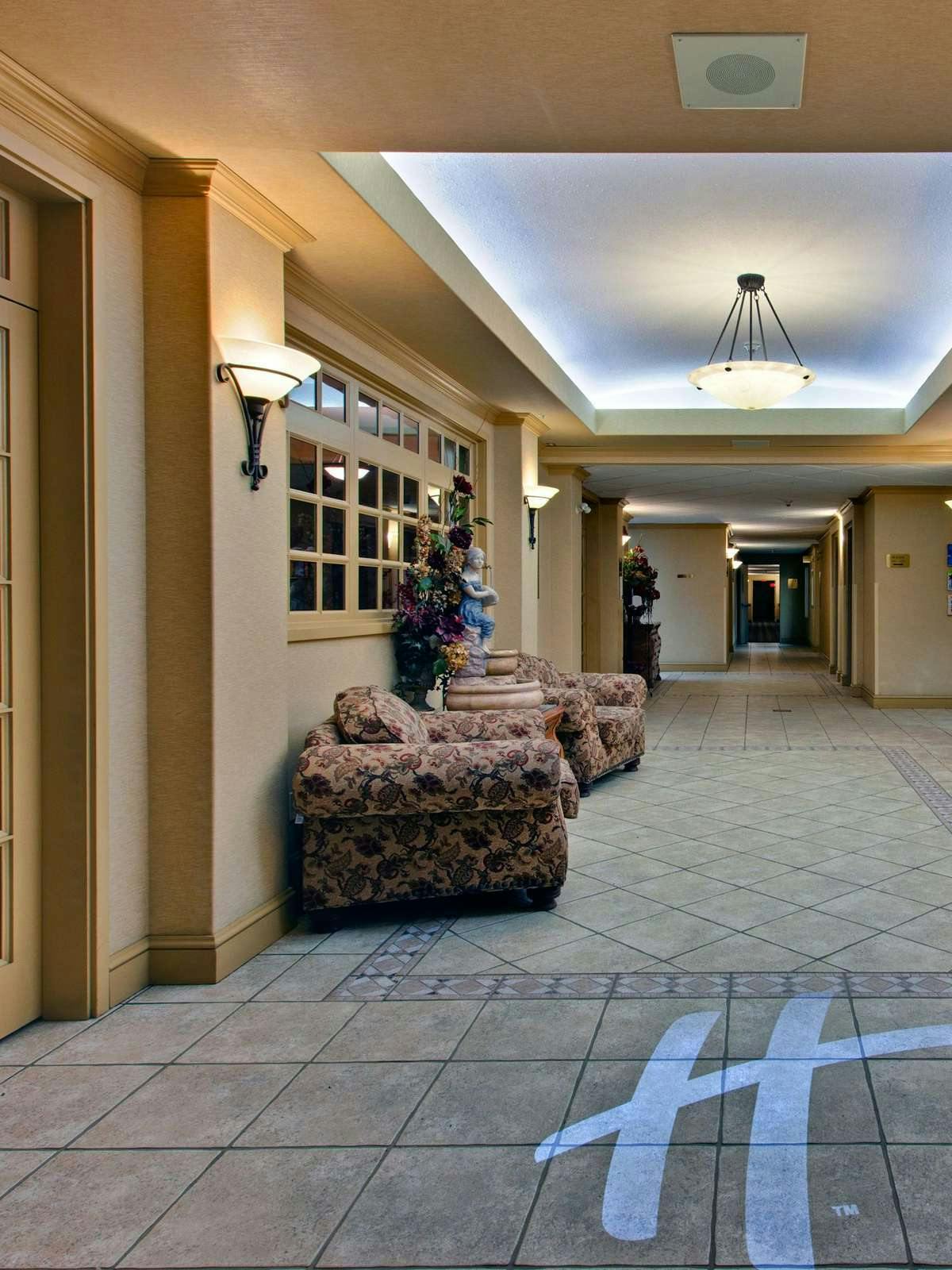 Hotel Holiday Inn Express Hotel & Suites Saskatoon photo 3