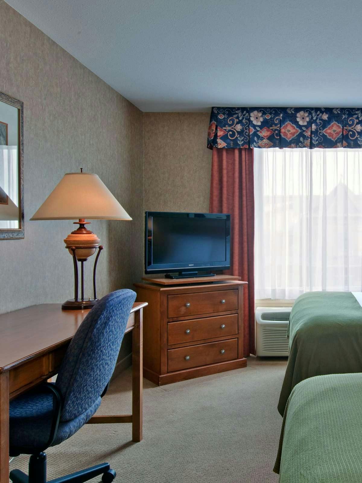 Hotel Holiday Inn Express Hotel & Suites Saskatoon photo 2