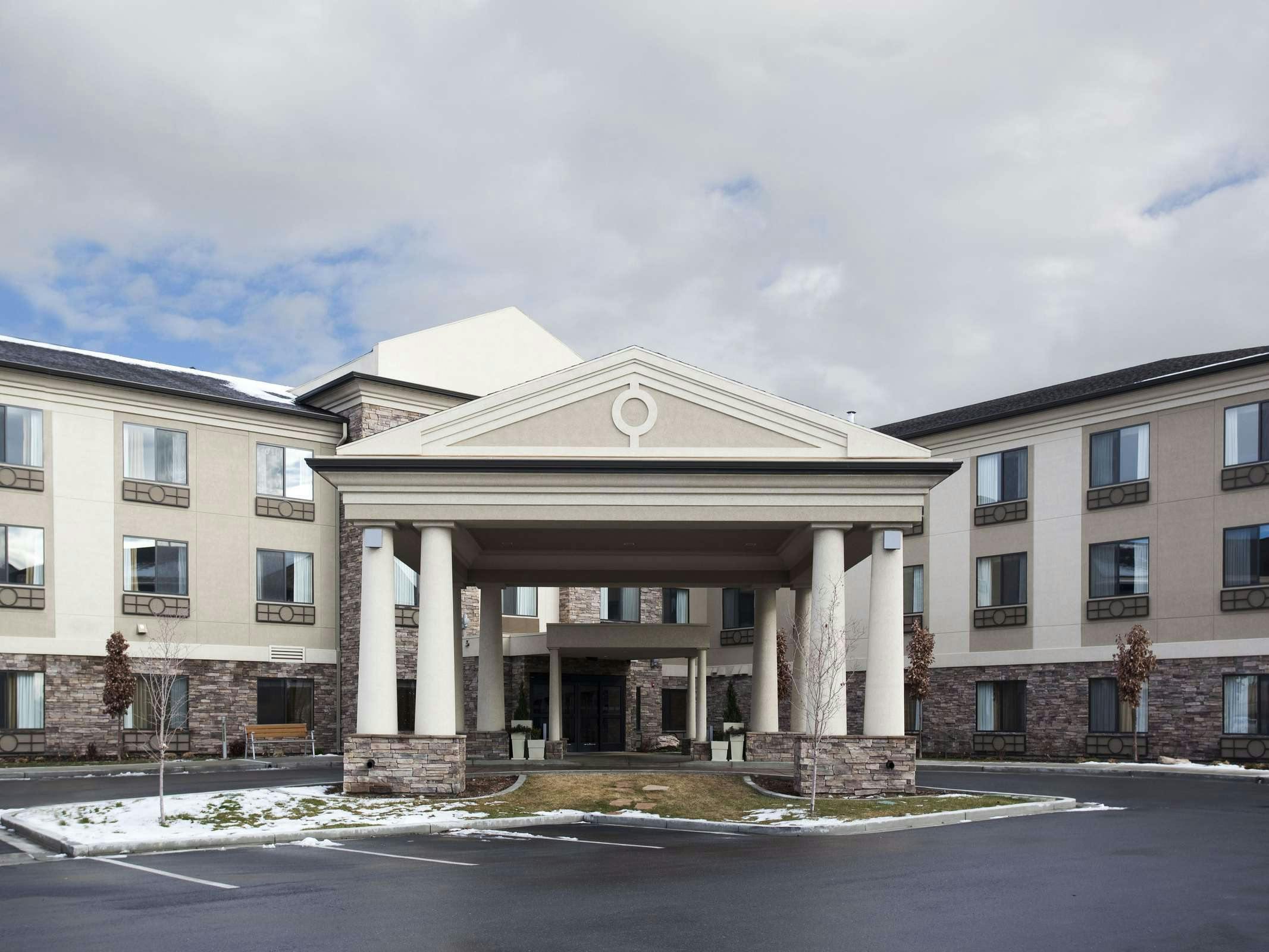 holiday inn express & suites salt lake city-airport east airport shuttle