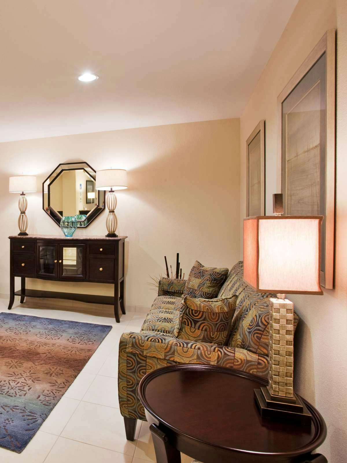 Hotel Holiday Inn Express Hotel & Suites Savannah Midtown photo 3