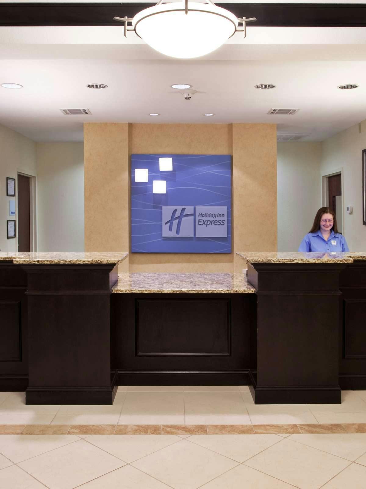 Hotel Holiday Inn Express Hotel & Suites Savannah Midtown photo 4