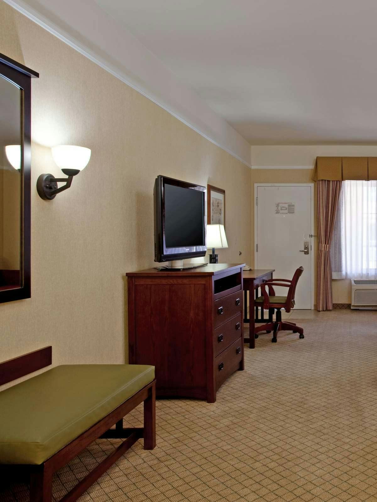 Hotel Holiday Inn Express Hotel & Suites San Dimas photo 2