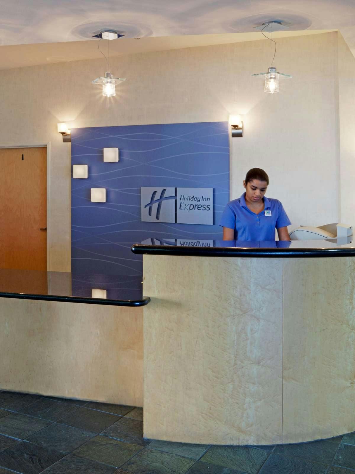 Hotel Holiday Inn Express Hotel & Suites San Antonio Rivercenter photo 4