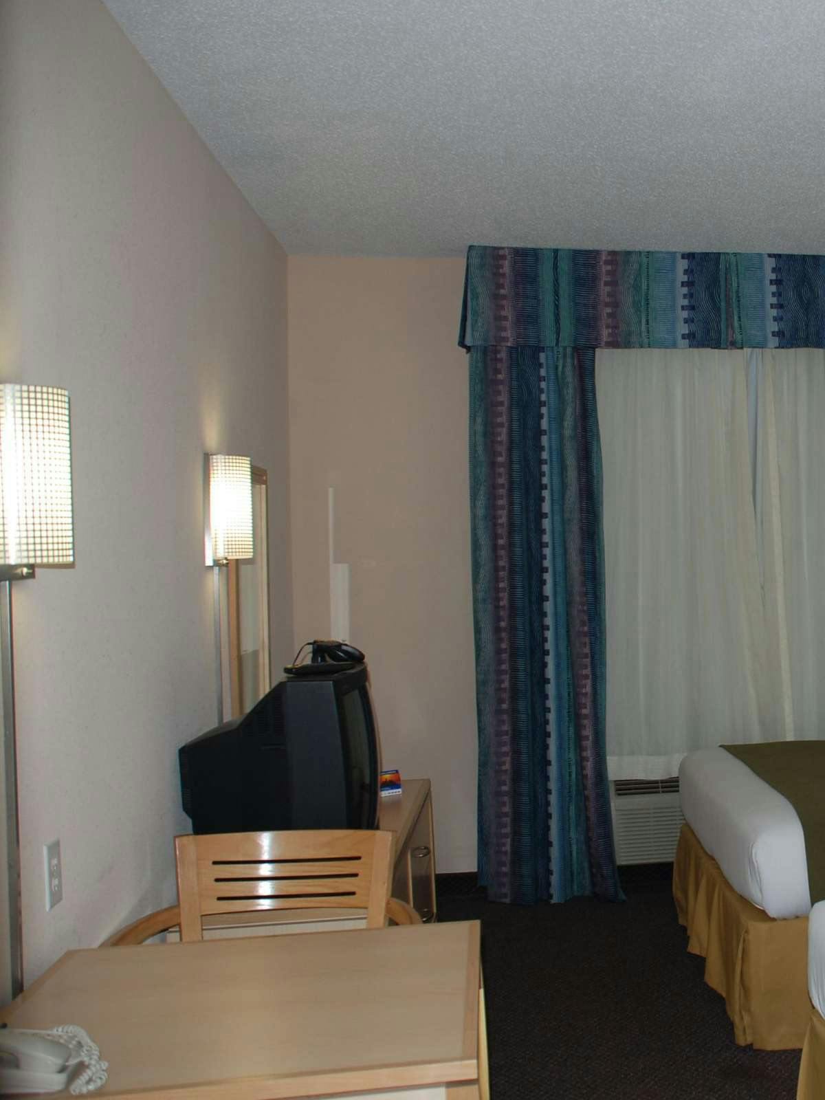 Hotel Holiday Inn Express Hotel & Suites San Antonio Rivercenter photo 2