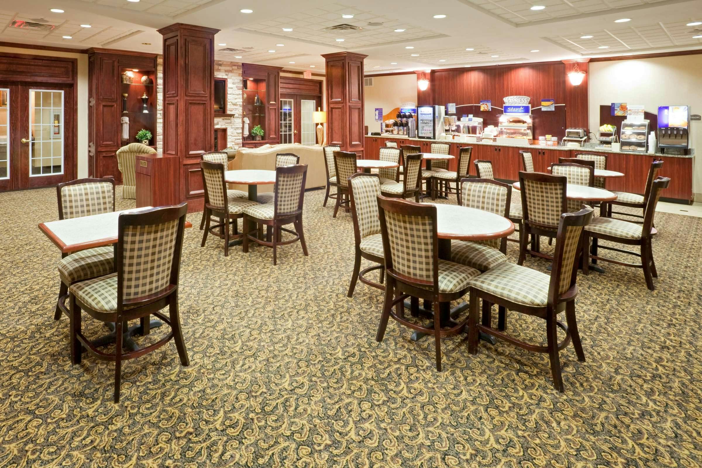 Hotel Holiday Inn Express Hotel & Suites San Angelo photo 5