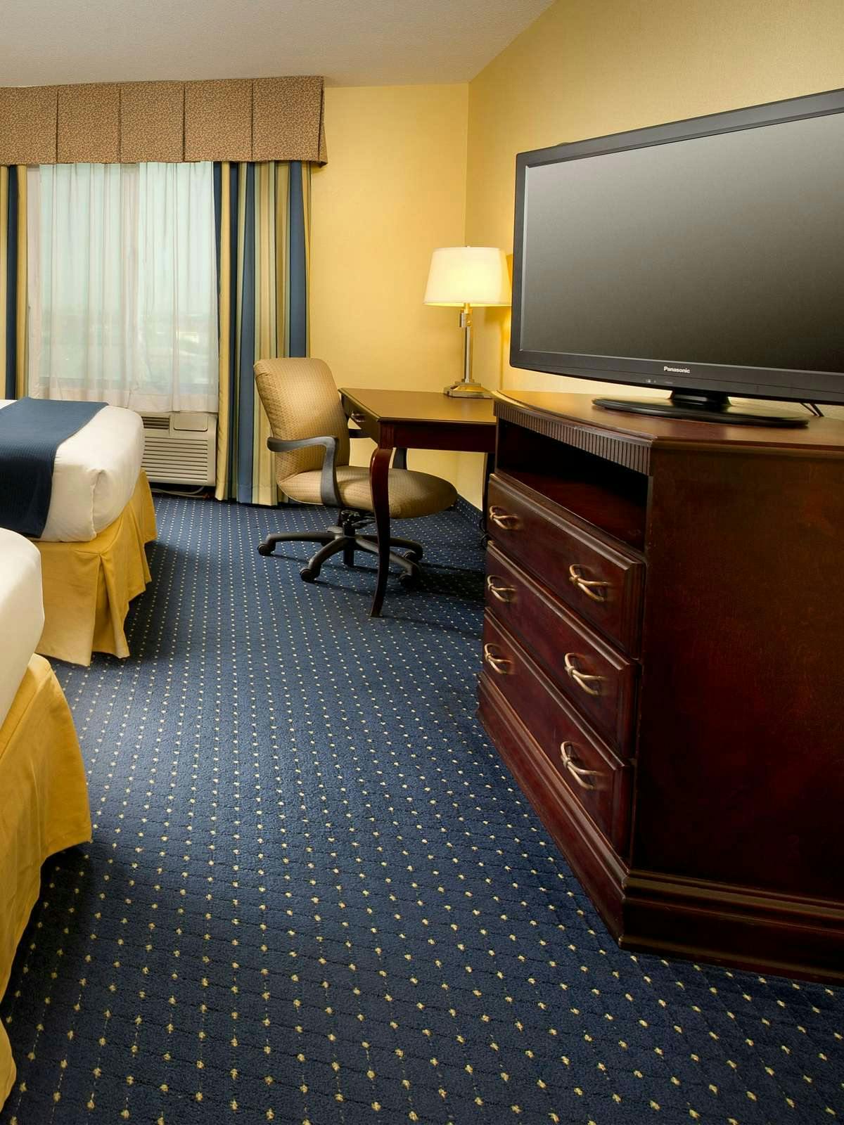 Hotel Holiday Inn Express Hotel & Suites San Antonio West photo 2