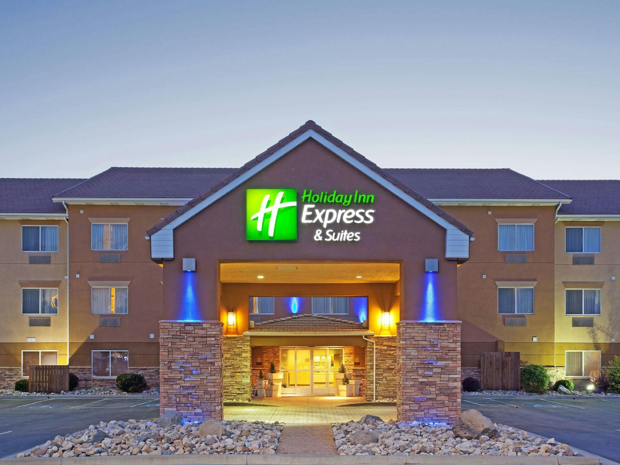 does holiday inn express salt lake city downtown shuttle to airport