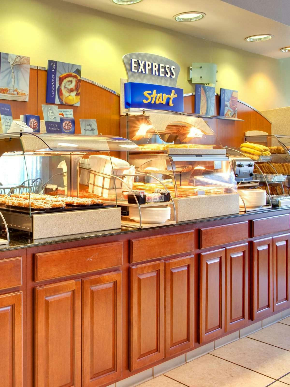 Hotel Holiday Inn Express Hotel & Suites San Diego Otay Mesa photo 5