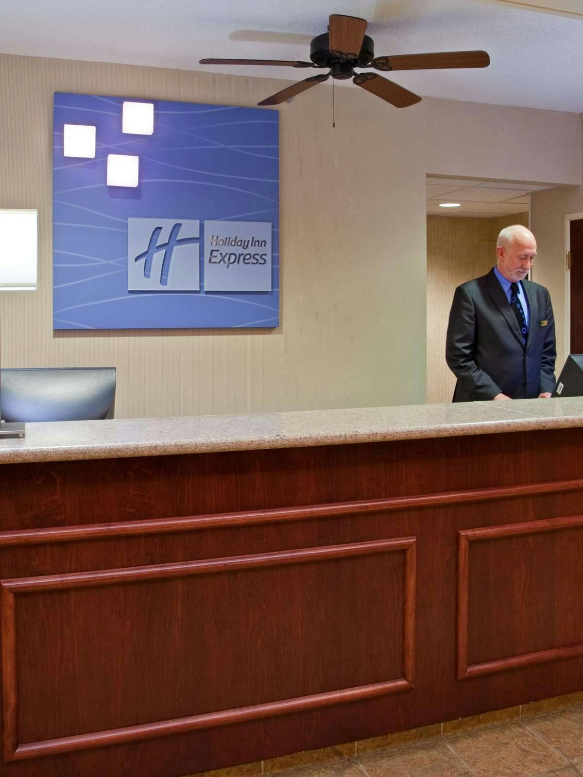 Hotel Holiday Inn Express Hotel & Suites Sharon Hermitage photo 4