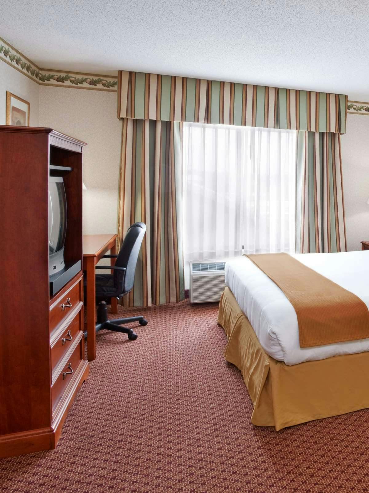 Hotel Holiday Inn Express Hotel & Suites Sharon Hermitage photo 2