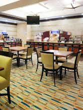 Hotel Holiday Inn Express Hotel & Suites Saraland photo 4