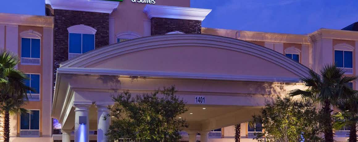 Holiday Inn Express Hotel & Suites Saraland